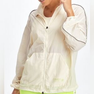 Fabletics Light Cream OverSized Flyweight Windbreaker Jacket Size 2x